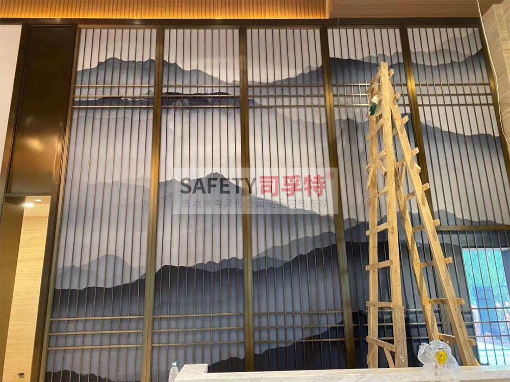 金屬屏風(不銹鋼屏風、鋁雕屏風)安裝過程和步驟講解(圖1) 金屬屏風(不銹鋼屏風、鋁雕屏風)安裝過程和步驟講解(圖1)