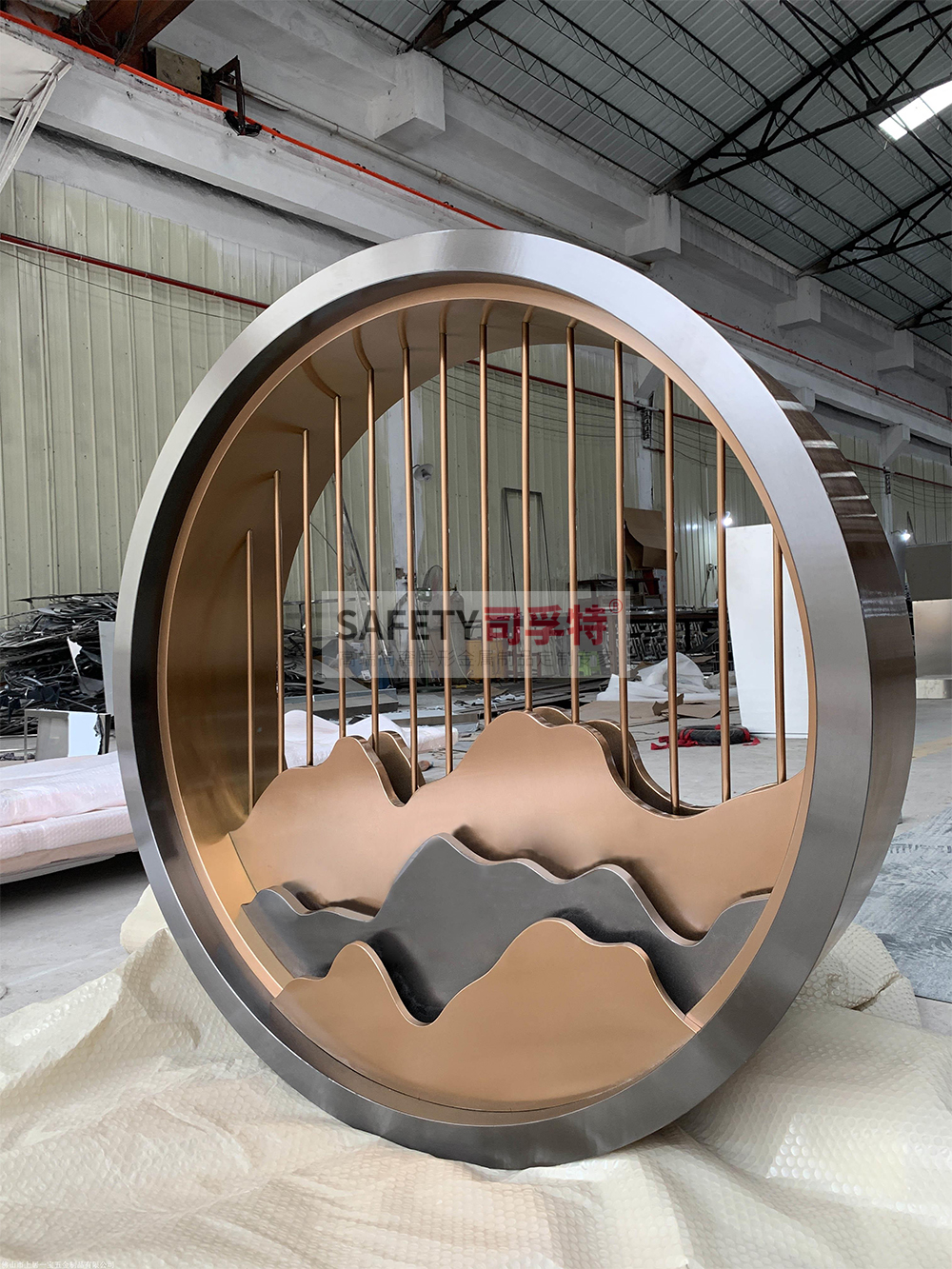 金屬屏風(不銹鋼屏風、鋁雕屏風)安裝過程和步驟講解(圖5) 金屬屏風(不銹鋼屏風、鋁雕屏風)安裝過程和步驟講解(圖5)