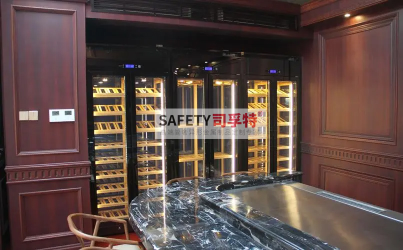 不銹鋼酒柜作用大嗎？小家庭裝修能不能裝(圖3)