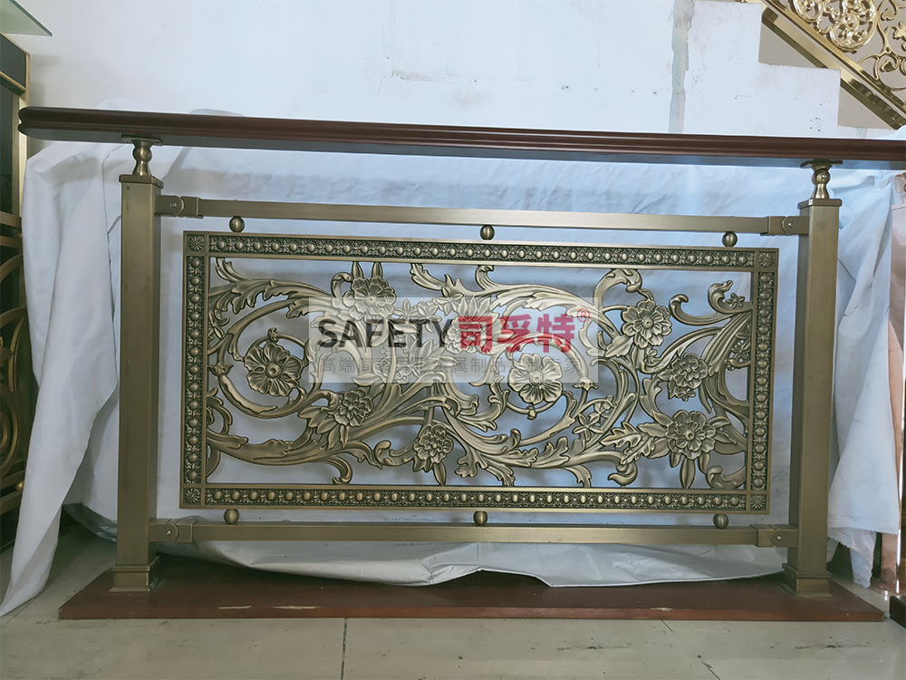 鋁藝鏤空雕花樓梯扶手:造型多樣,工藝成熟,彰顯高端品味(圖4) 鋁藝鏤空雕花樓梯扶手:造型多樣,工藝成熟,彰顯高端品味(圖4)