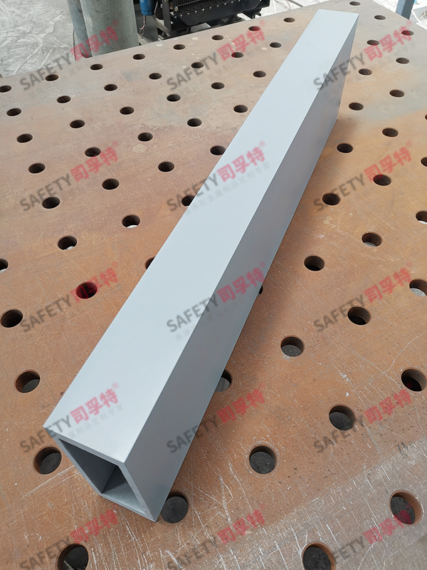 對稱等厚矩形氟碳噴涂精制鋼幕墻型材(圖3) 對稱等厚矩形氟碳噴涂精制鋼幕墻型材(圖3)