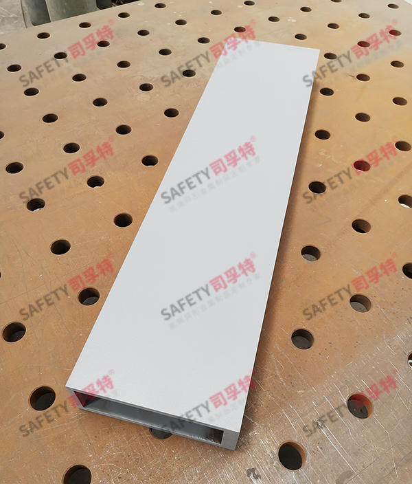 前抗面加厚氟碳噴涂焊接幕墻精制鋼型材(圖6) 前抗面加厚氟碳噴涂焊接幕墻精制鋼型材(圖6)